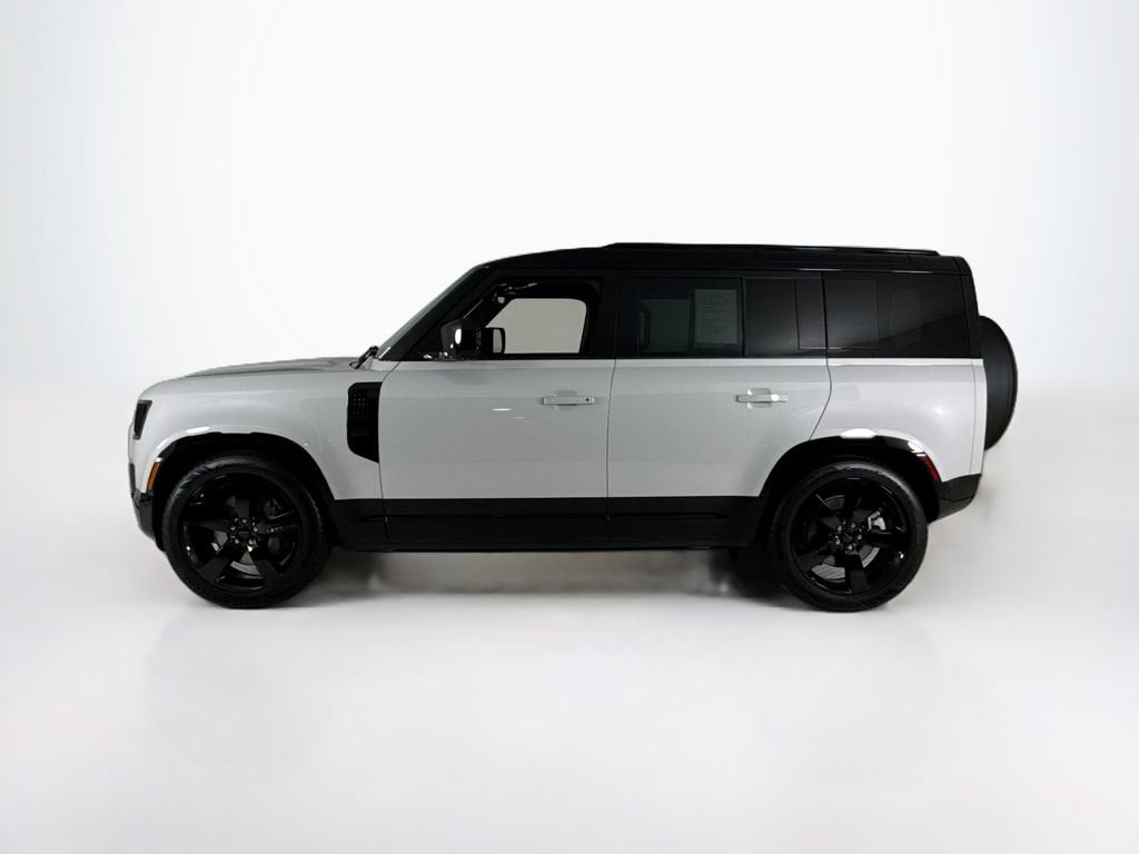 Used 2026 Land Rover Defender 110 X-Dynamic SE AWD/4WD image 2