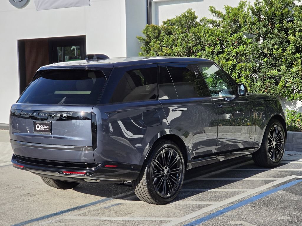 Used 2025 Land Rover Range Rover SE AWD/4WD image 4