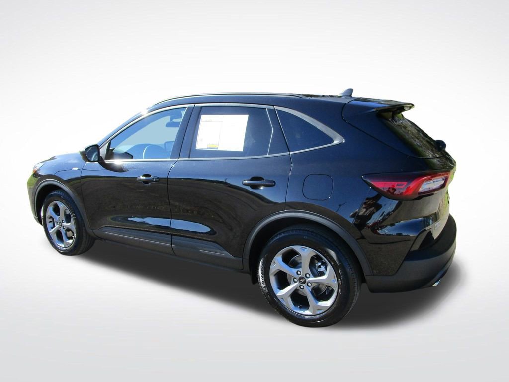 Used 2025 Ford Escape ST-Line image 3