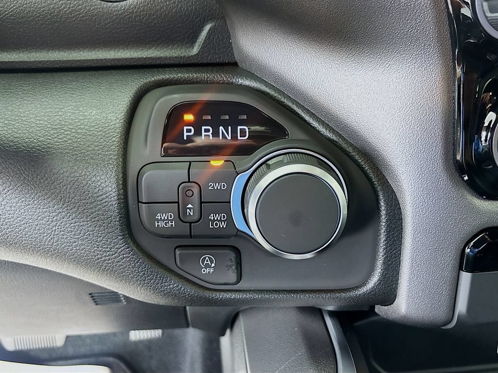 New 2026 RAM 1500 Express AWD/4WD image 13