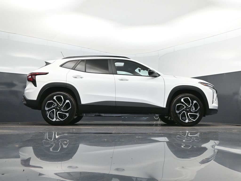 New 2026 Chevrolet Trax RS w/ Sunroof Package FWD image 42