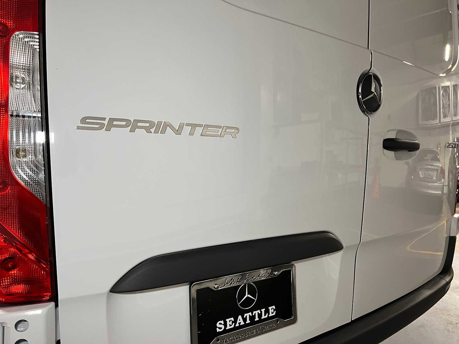 Used 2025 Mercedes-Benz Sprinter 2500 image 16