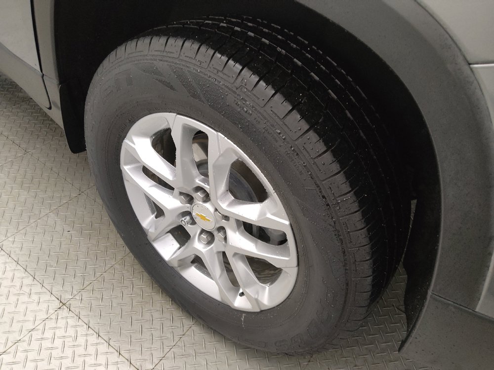 Used 2021 Chevrolet Traverse LS FWD image 31