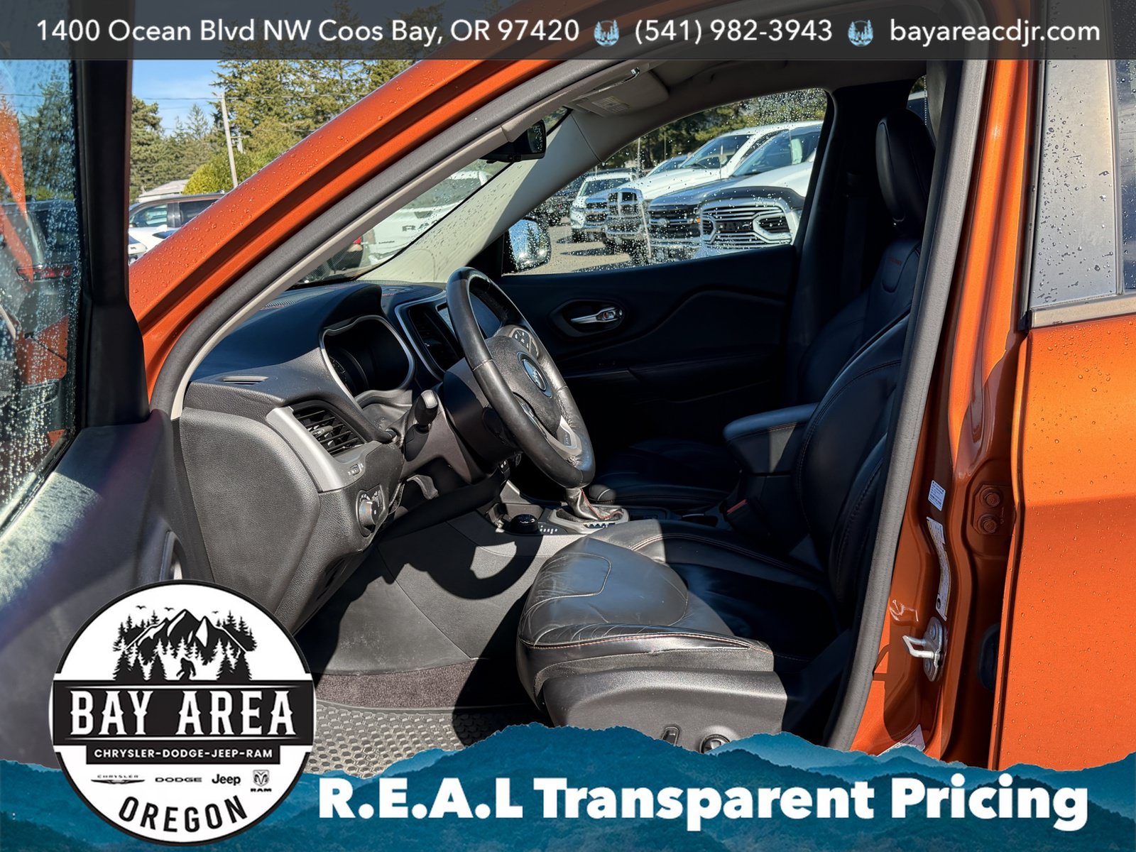 Used 2016 Jeep Cherokee Trailhawk w/ Leather Interior Group AWD/4WD image 13