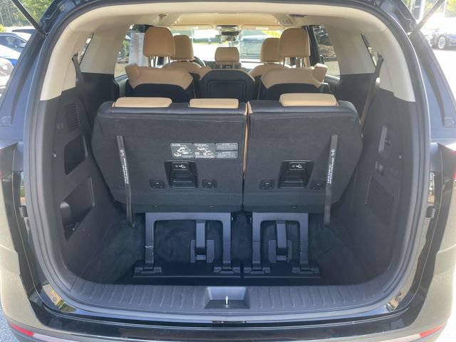 Certified 2024 Kia Carnival LX FWD image 15