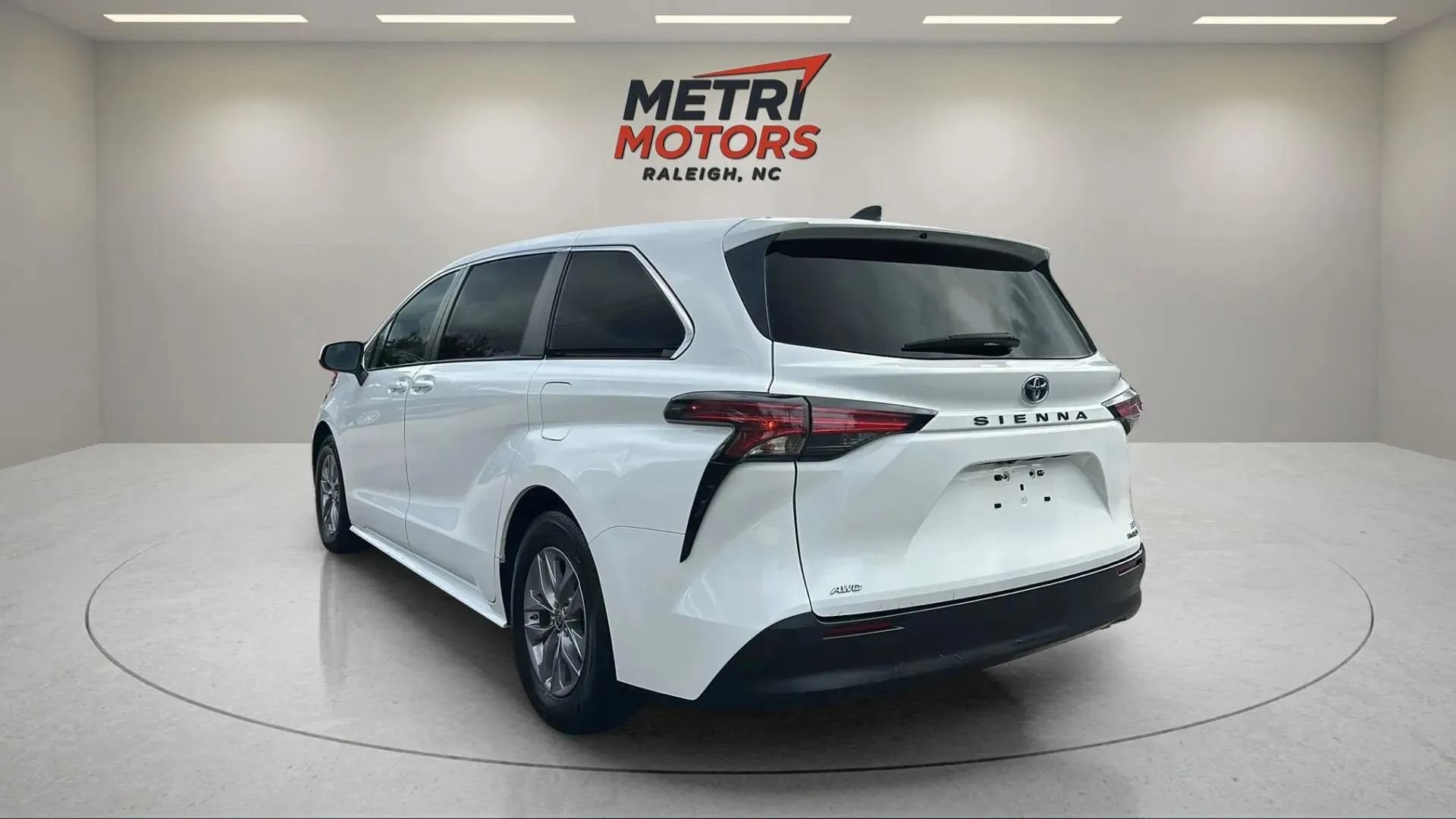 Used 2022 Toyota Sienna LE image 7