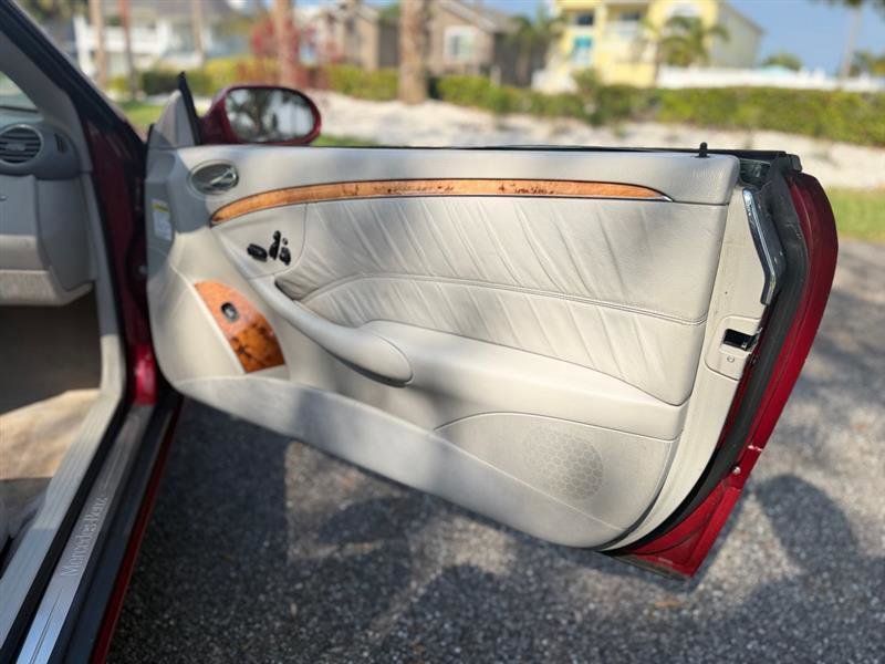 Used 2004 Mercedes-Benz CLK 320 Cabriolet image 17