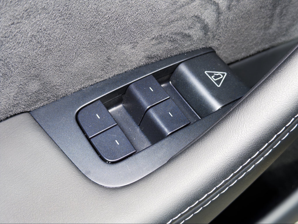 Used 2026 Tesla Model Y Long Range AWD/4WD image 7