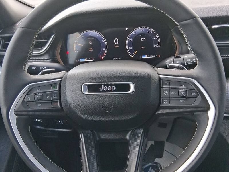 Used 2024 Jeep Grand Cherokee Altitude AWD/4WD image 9