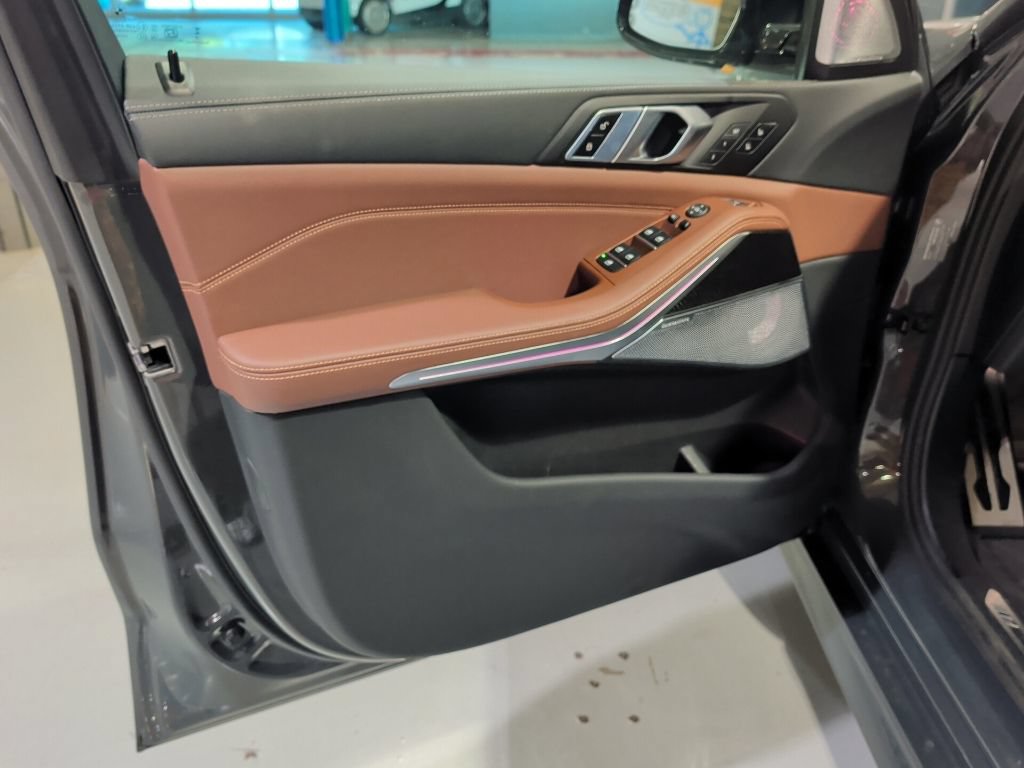 Certified 2026 BMW X5 M60i AWD/4WD image 16