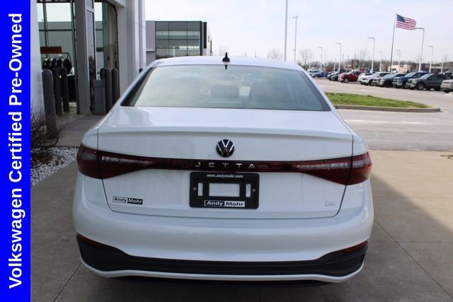 Used 2025 Volkswagen Jetta SE FWD image 7