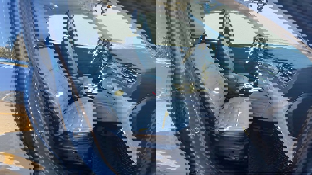 Used 2025 Ford Escape Platinum image 20