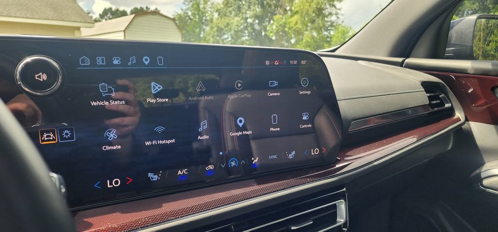Used 2025 Chevrolet Traverse Z71 w/ LPO, Floor Liner Package AWD/4WD image 36
