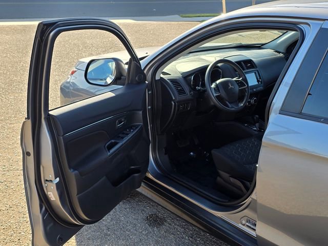 Used 2023 Mitsubishi Outlander Sport ES AWD/4WD image 40