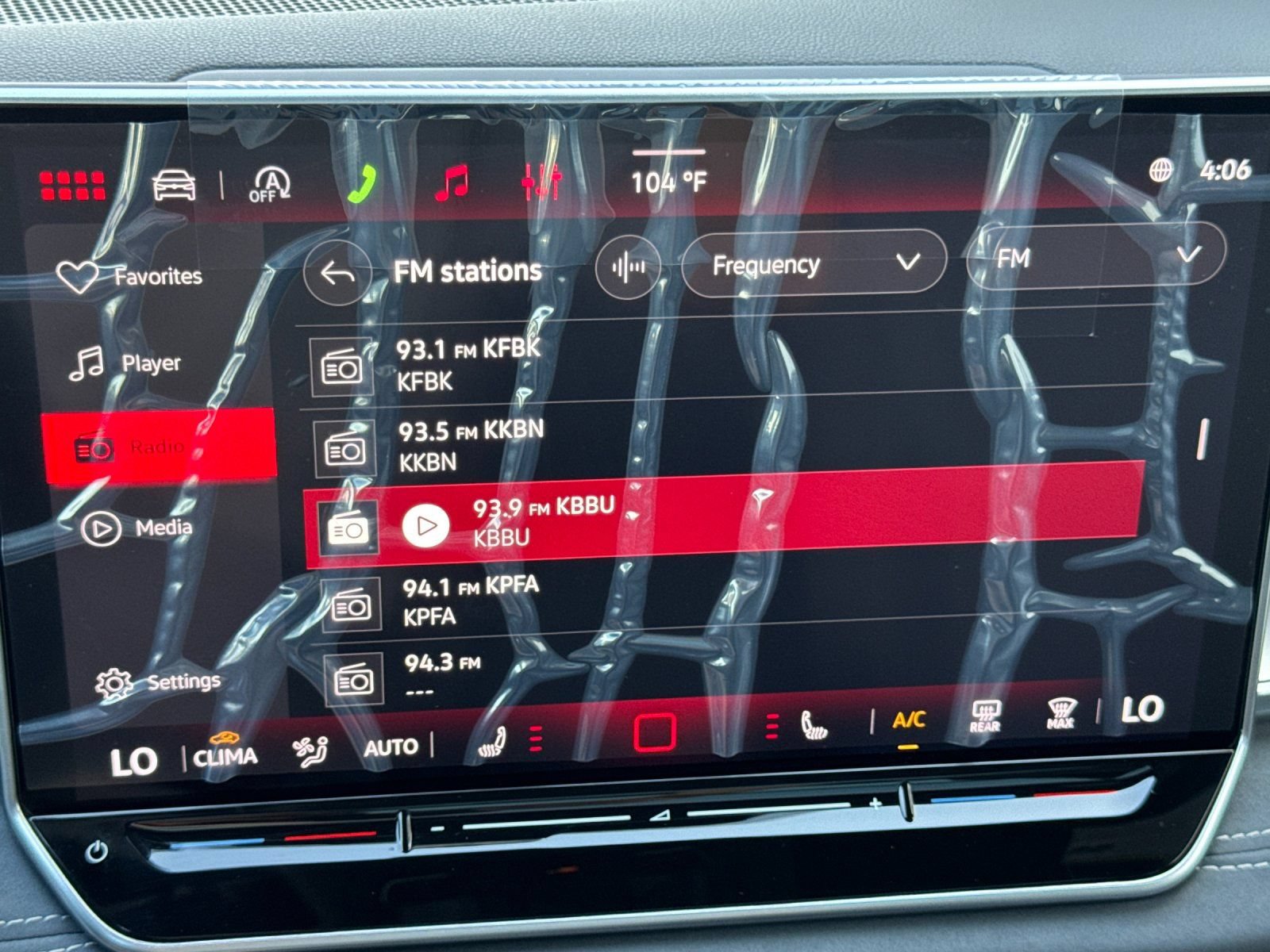 New 2026 Volkswagen Tiguan SE R-Line FWD image 18