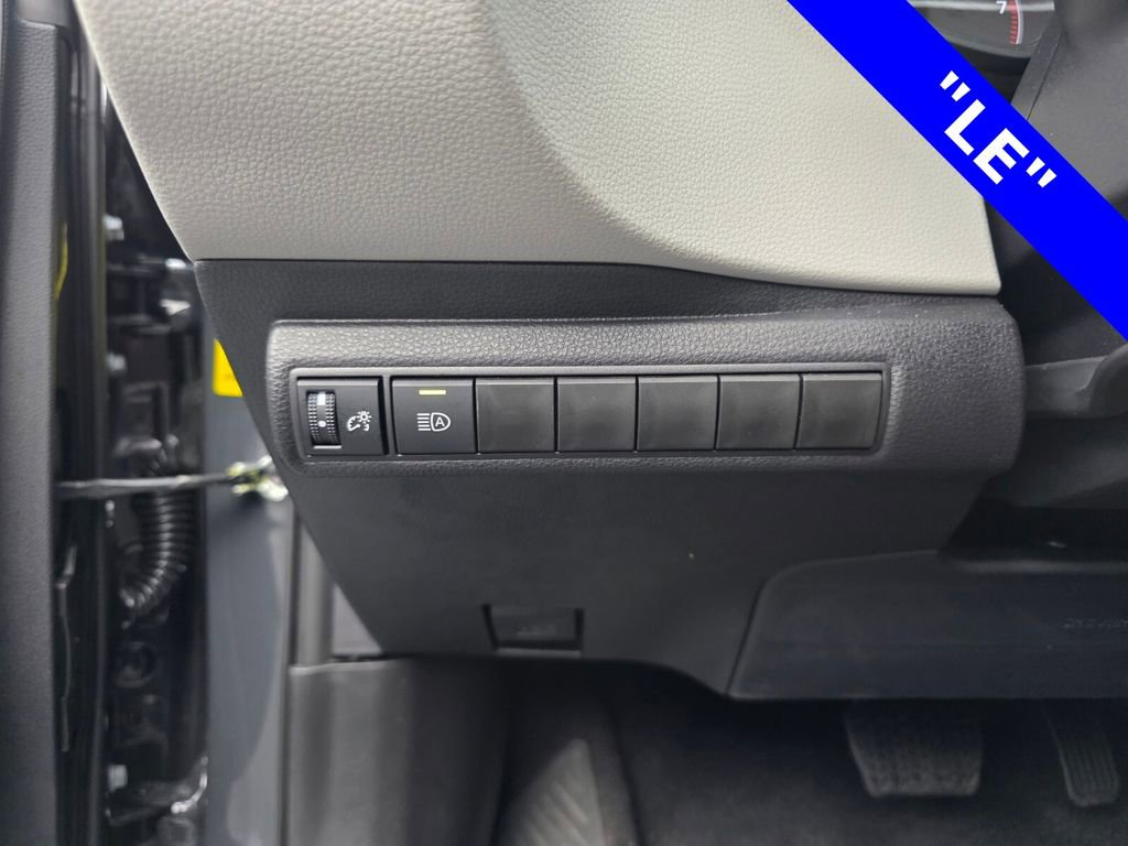 Used 2025 Toyota Corolla LE image 22