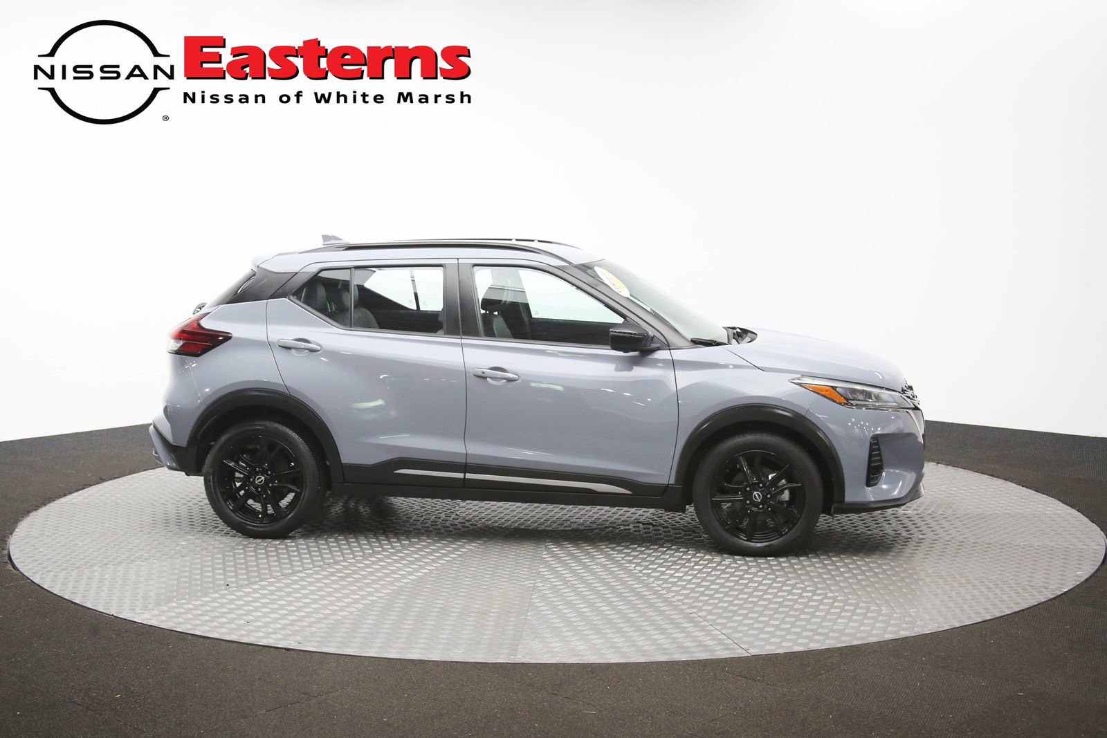 Used 2023 Nissan Kicks SR w/ SR Premium Package FWD image 45