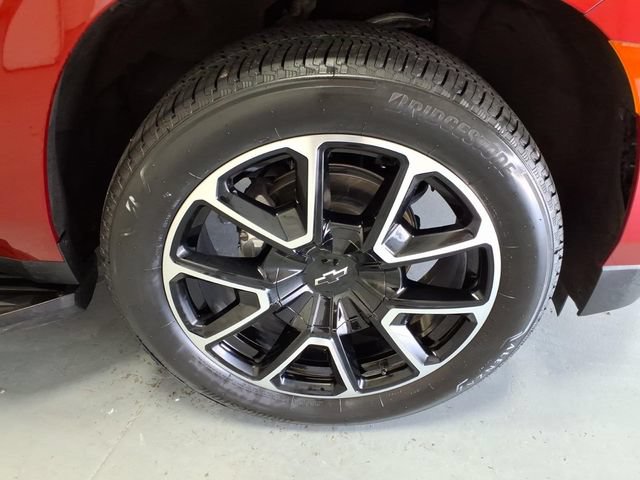 Used 2024 Chevrolet Tahoe RST w/ Luxury Package RWD image 9