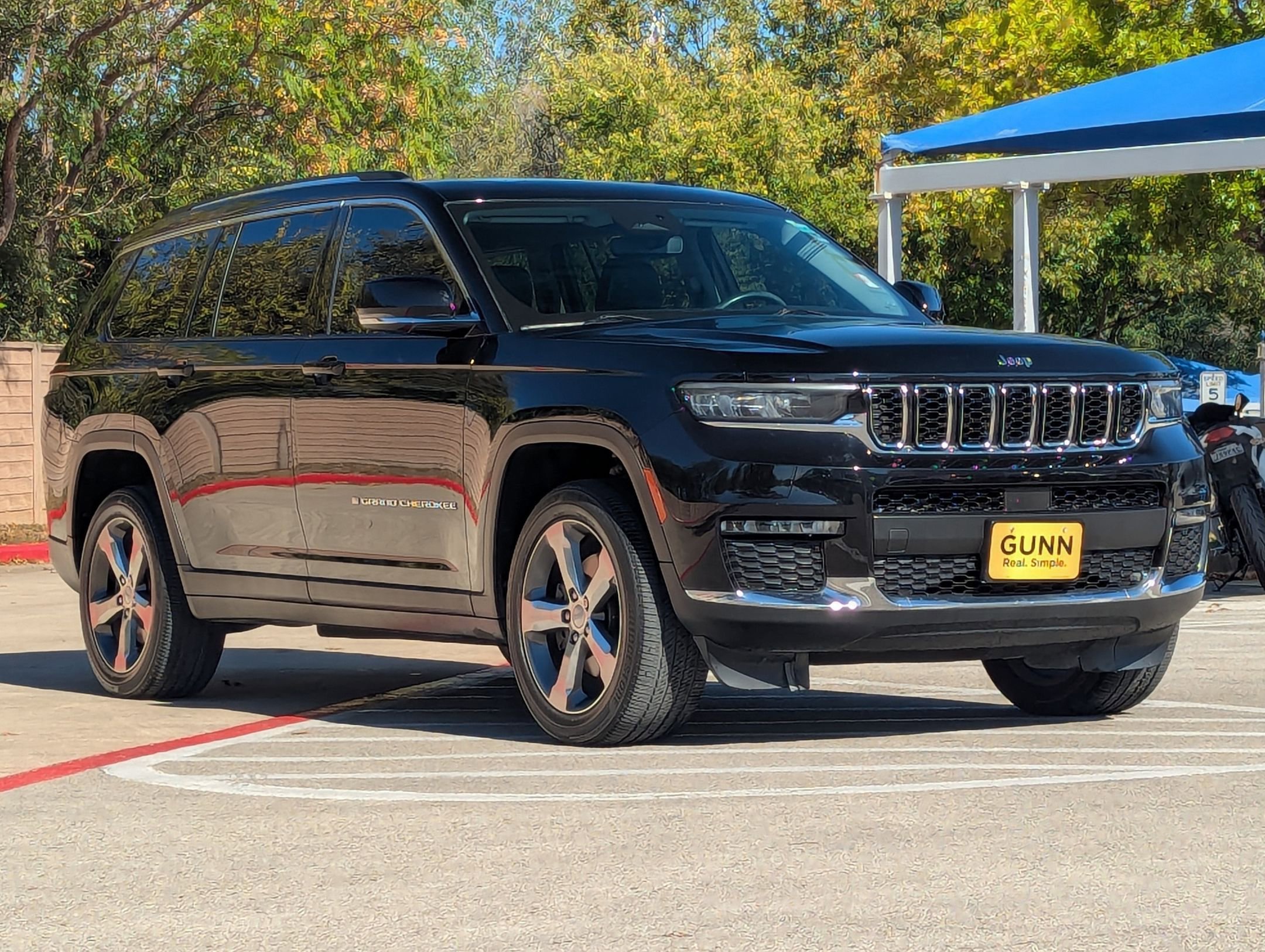 Used 2021 Jeep Grand Cherokee L Limited image 2