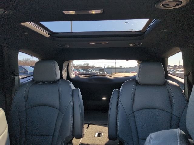 Used 2022 Buick Enclave Premium w/ Experience Buick Package image 5