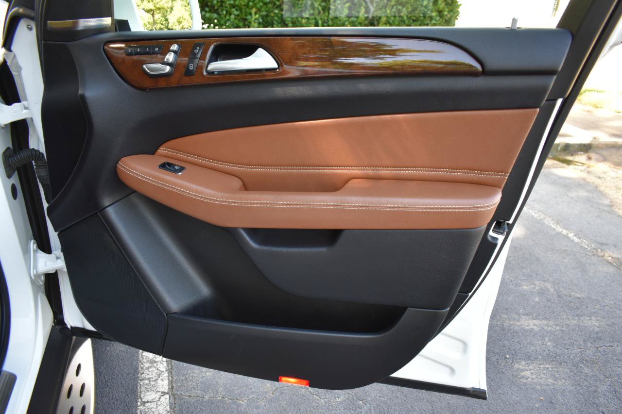 Used 2018 Mercedes-Benz GLS 450 4MATIC image 42
