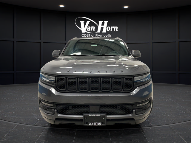 Used 2022 Jeep Wagoneer Series III w/ Premium Group I AWD/4WD image 2