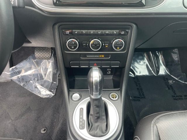Used 2014 Volkswagen Beetle TDI FWD image 18