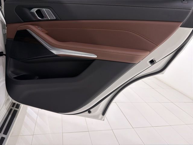 Used 2025 BMW X7 xDrive40i w/ Parking Assistance Package image 23