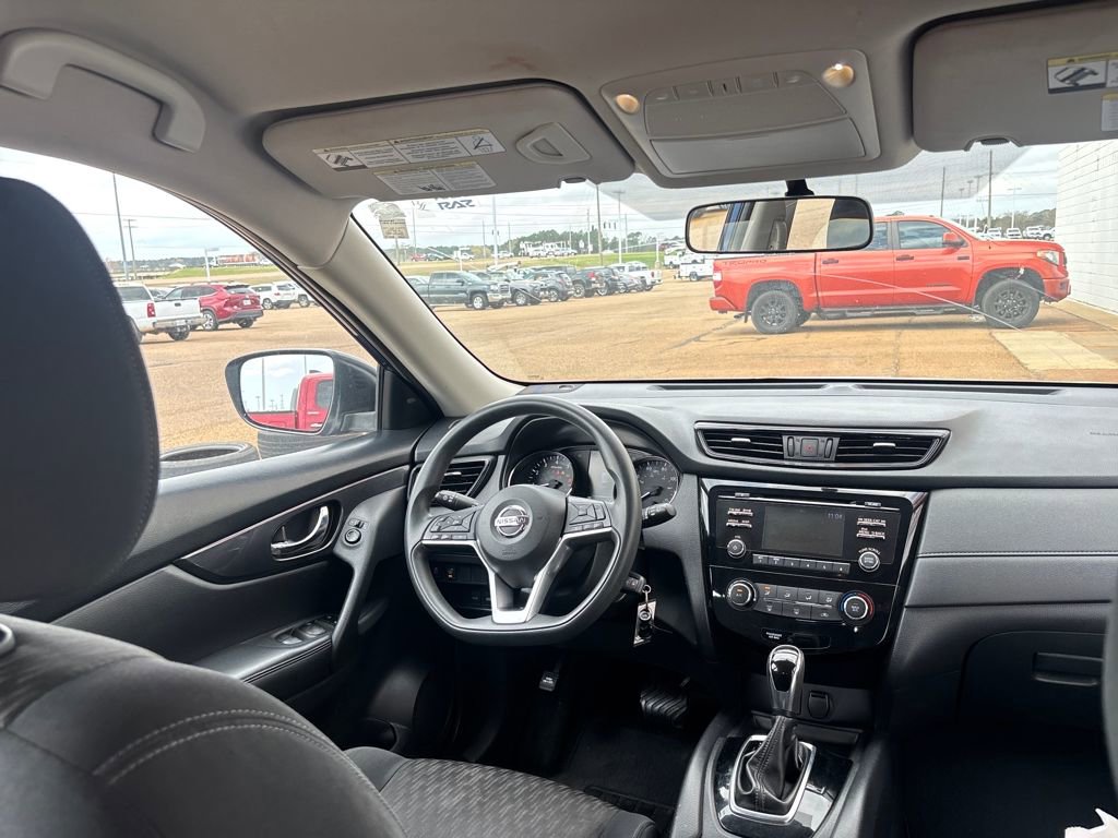 Used 2017 Nissan Rogue S image 27