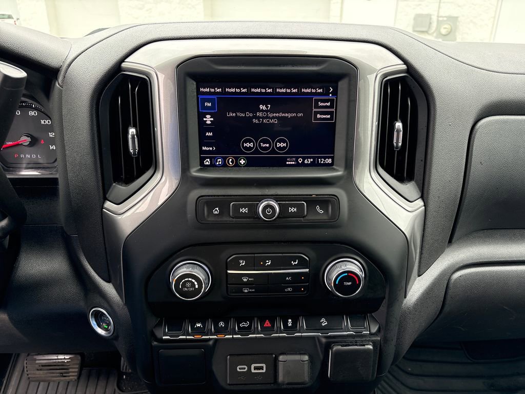 Used 2024 Chevrolet Silverado 1500 Custom Trail Boss w/ Turbomax Blackout Package AWD/4WD image 29