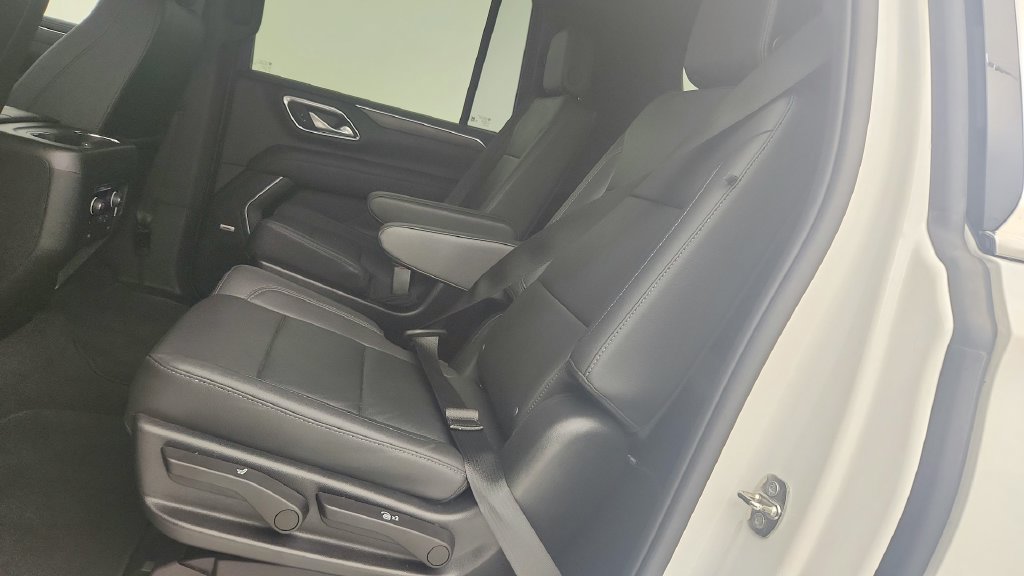 Certified 2022 Chevrolet Suburban LT w/ Luxury Package RWD image 25