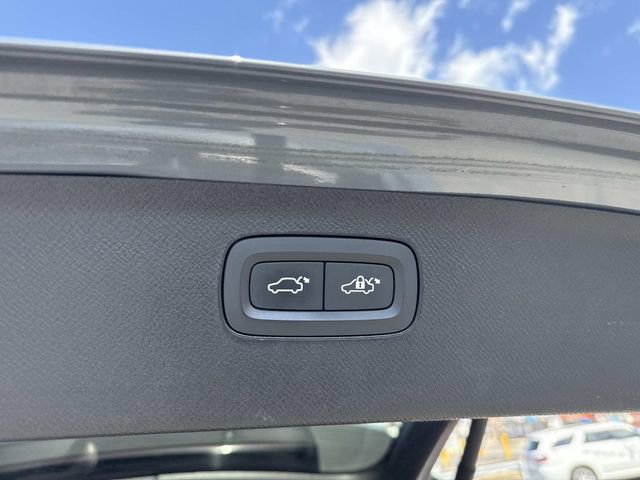 Used 2023 Volvo XC90 B5 Plus AWD/4WD image 8