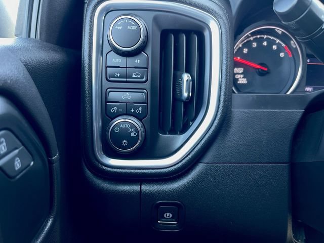 Used 2022 Chevrolet Silverado 1500 LT AWD/4WD image 18