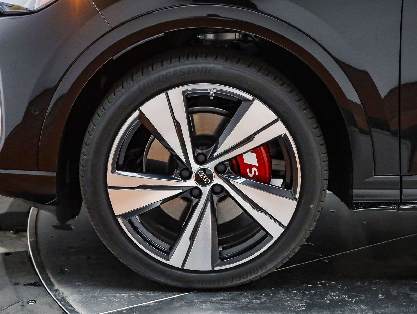 New 2025 Audi SQ5 Premium Plus AWD/4WD image 13