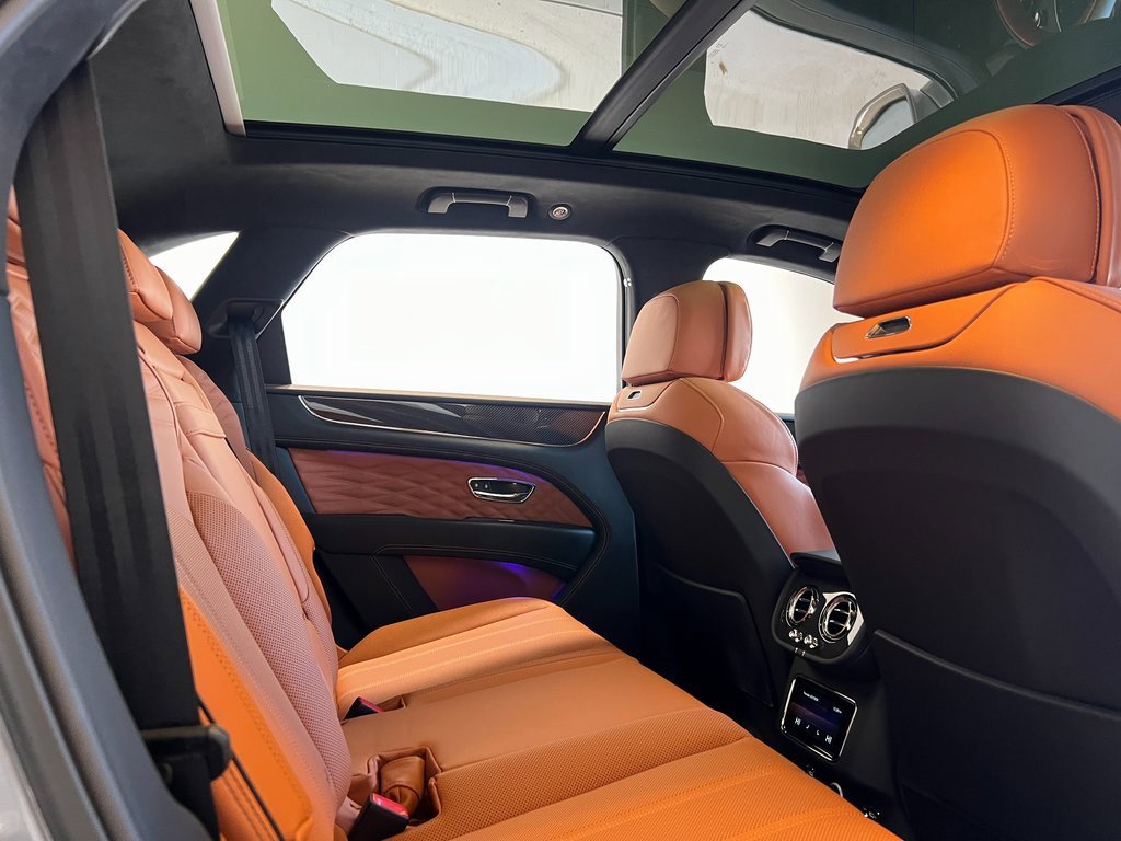 Certified 2025 Bentley Bentayga image 28