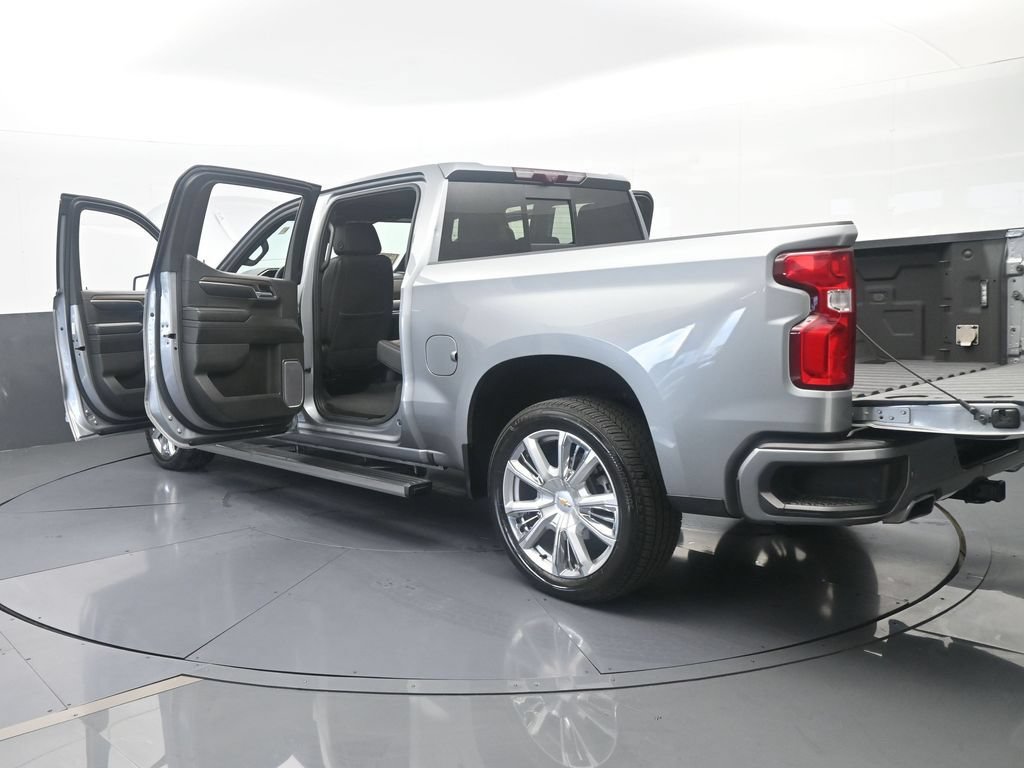 Used 2024 Chevrolet Silverado 1500 High Country w/ Technology Package AWD/4WD image 86