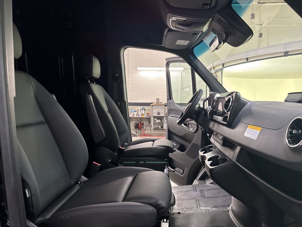 New 2025 Mercedes-Benz Sprinter 2500 image 13