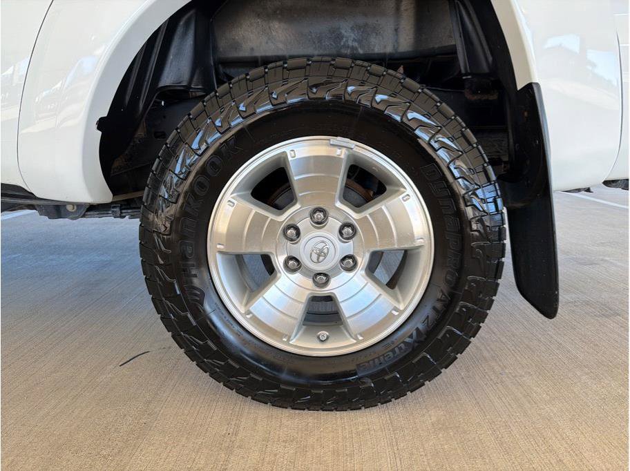 Used 2010 Toyota Tacoma 4x4 Access Cab V6 image 24