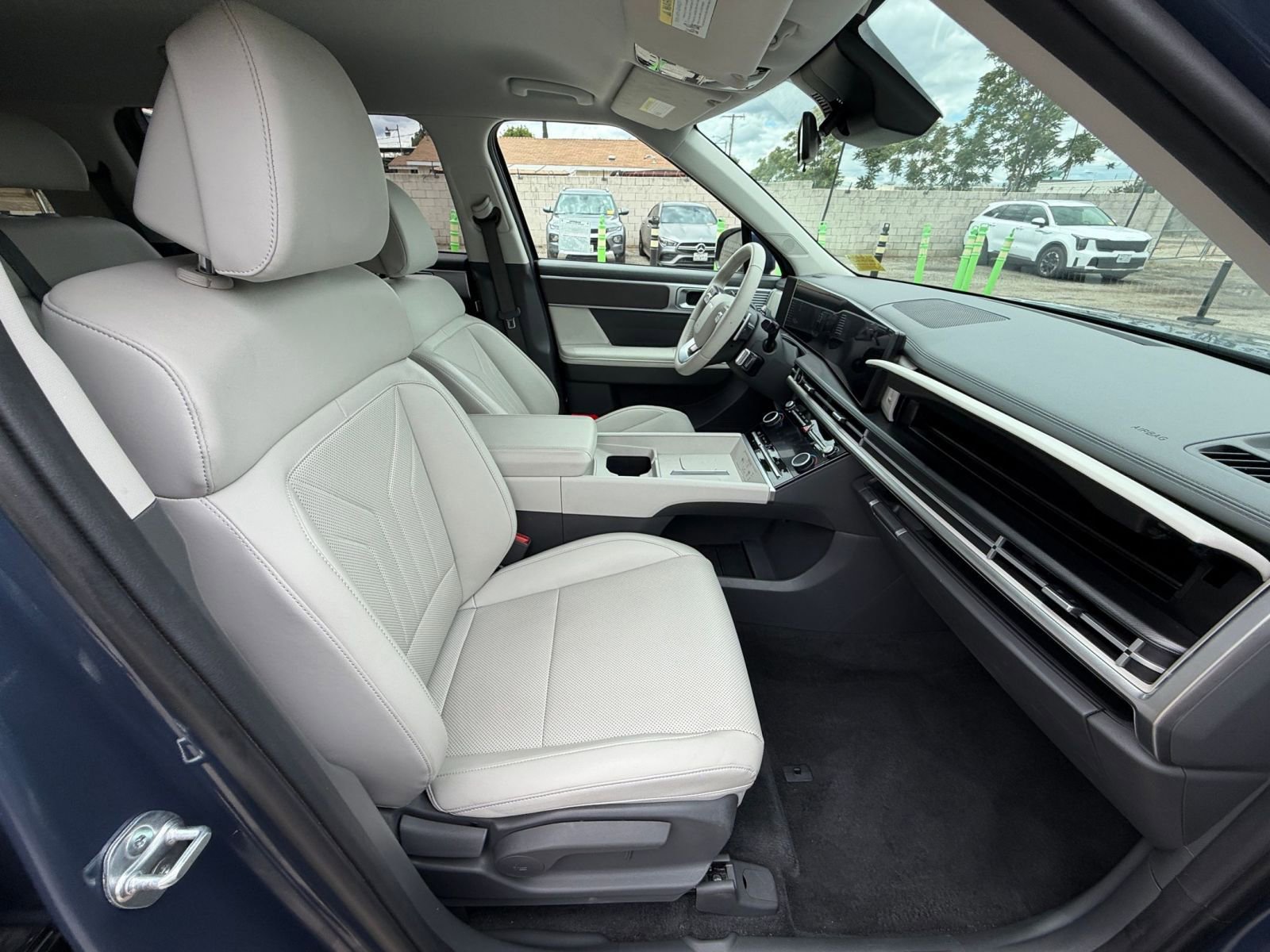 Used 2025 Hyundai Santa Fe SEL FWD image 38