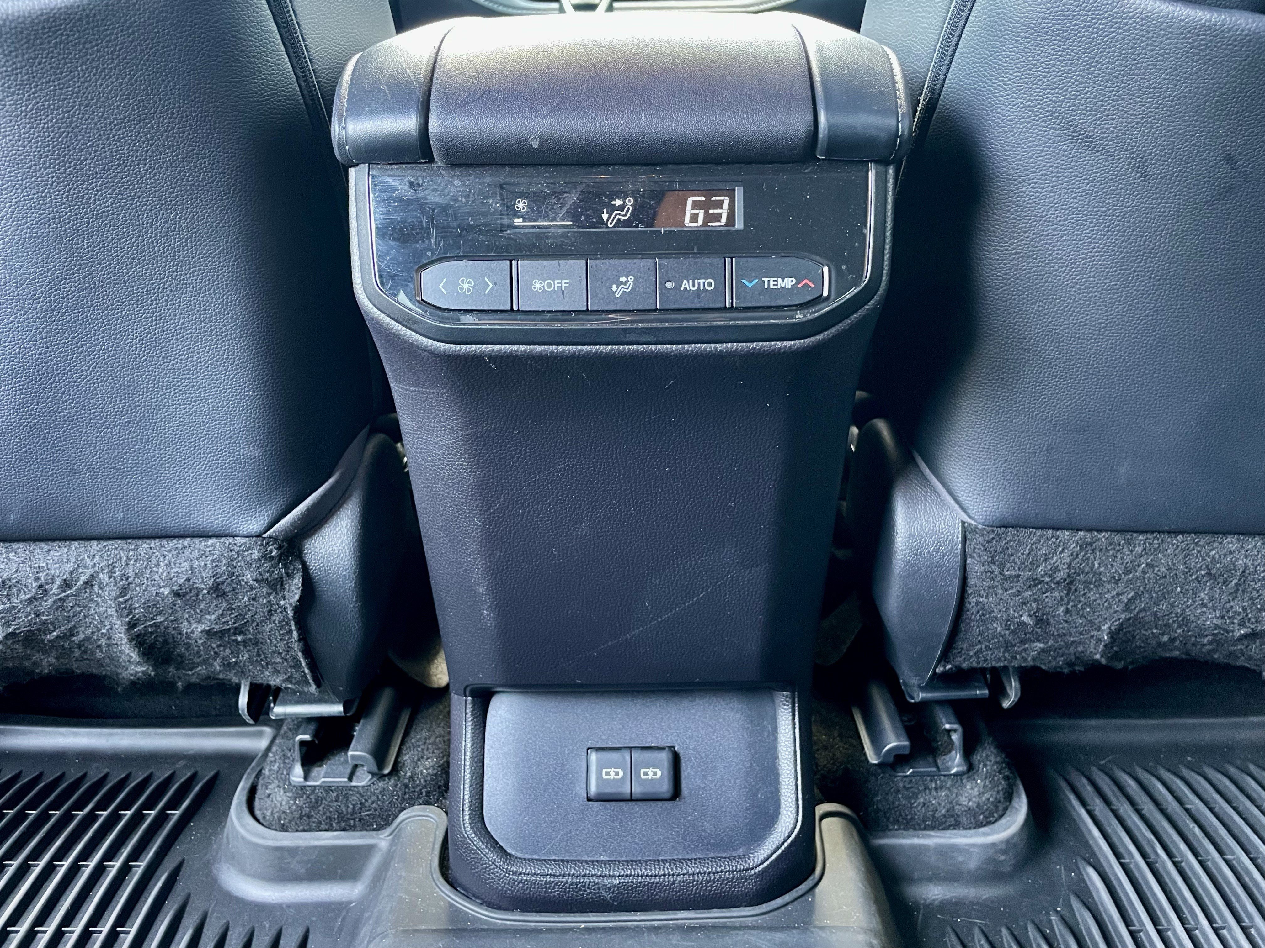 Used 2023 Toyota Highlander XSE AWD/4WD image 26