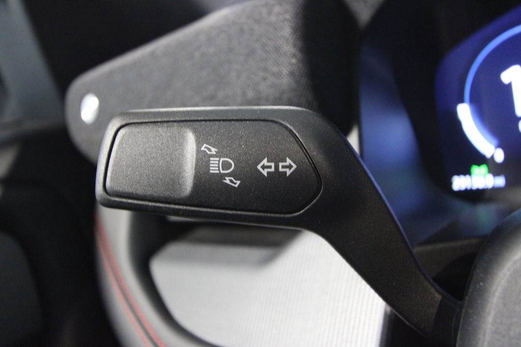 Used 2025 Ford Explorer ST-Line image 13