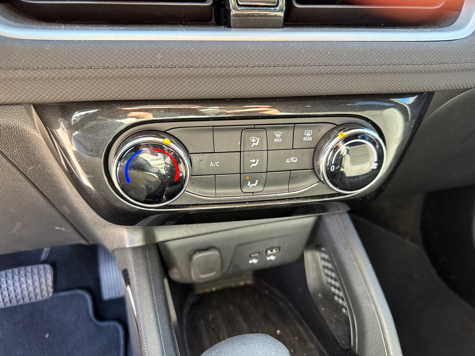 Used 2025 Chevrolet TrailBlazer LT image 24