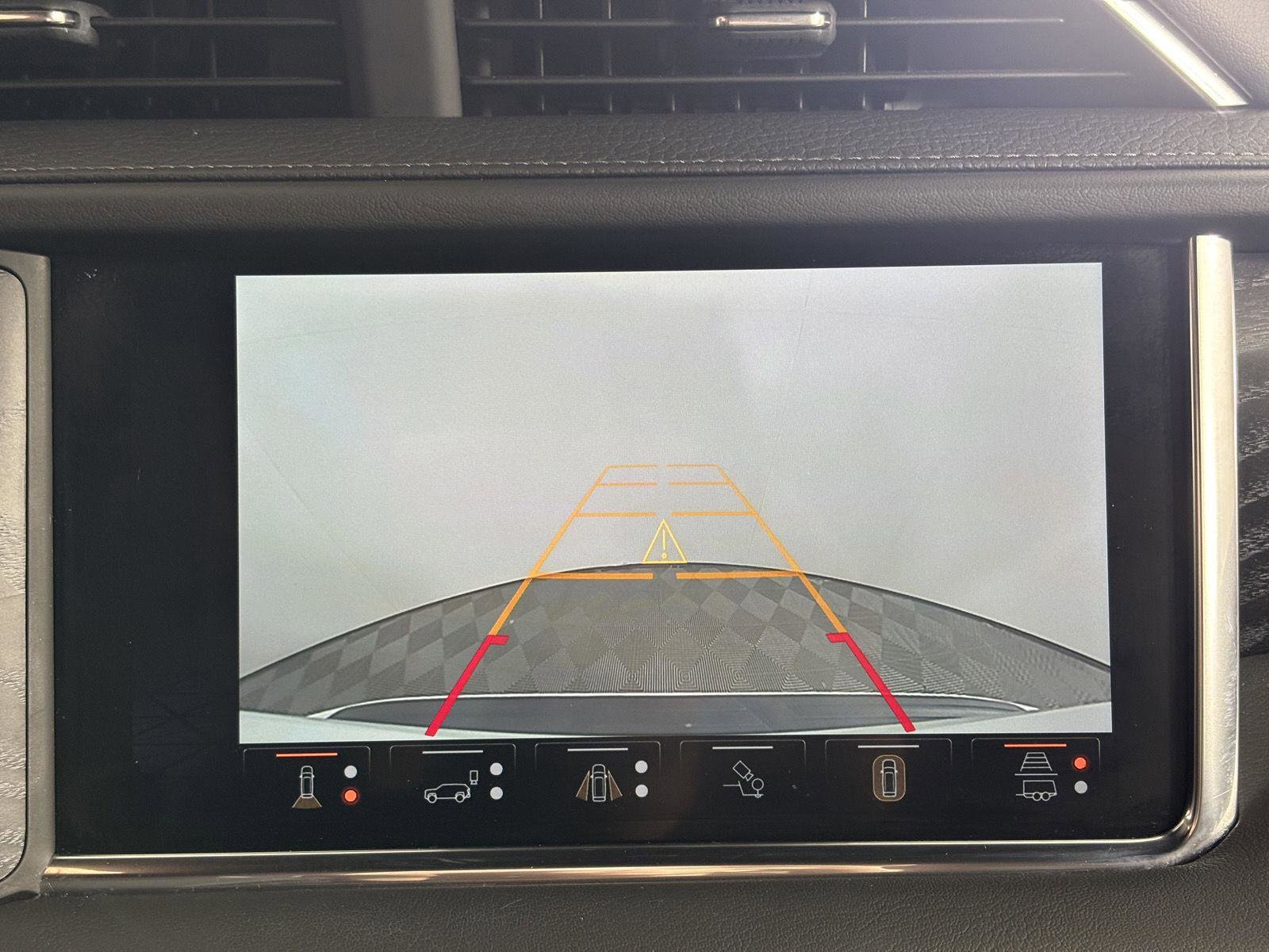 Used 2023 GMC Yukon Denali w/ Advanced Technology Package image 43