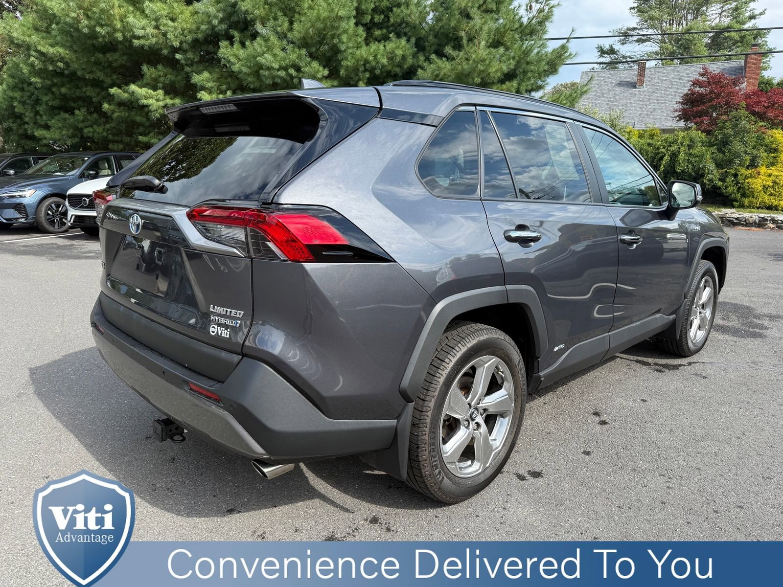 Used 2019 Toyota RAV4 Limited image 8