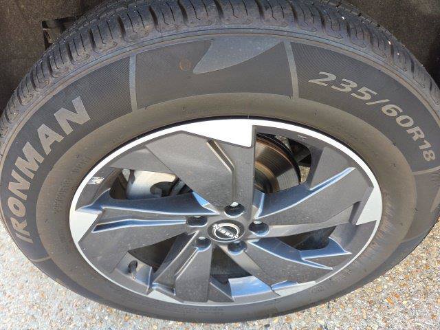 Used 2025 Nissan Rogue SV FWD image 17