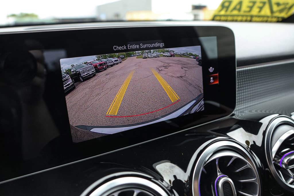 Used 2021 Mercedes-Benz GLB 250 GLB 250 image 46