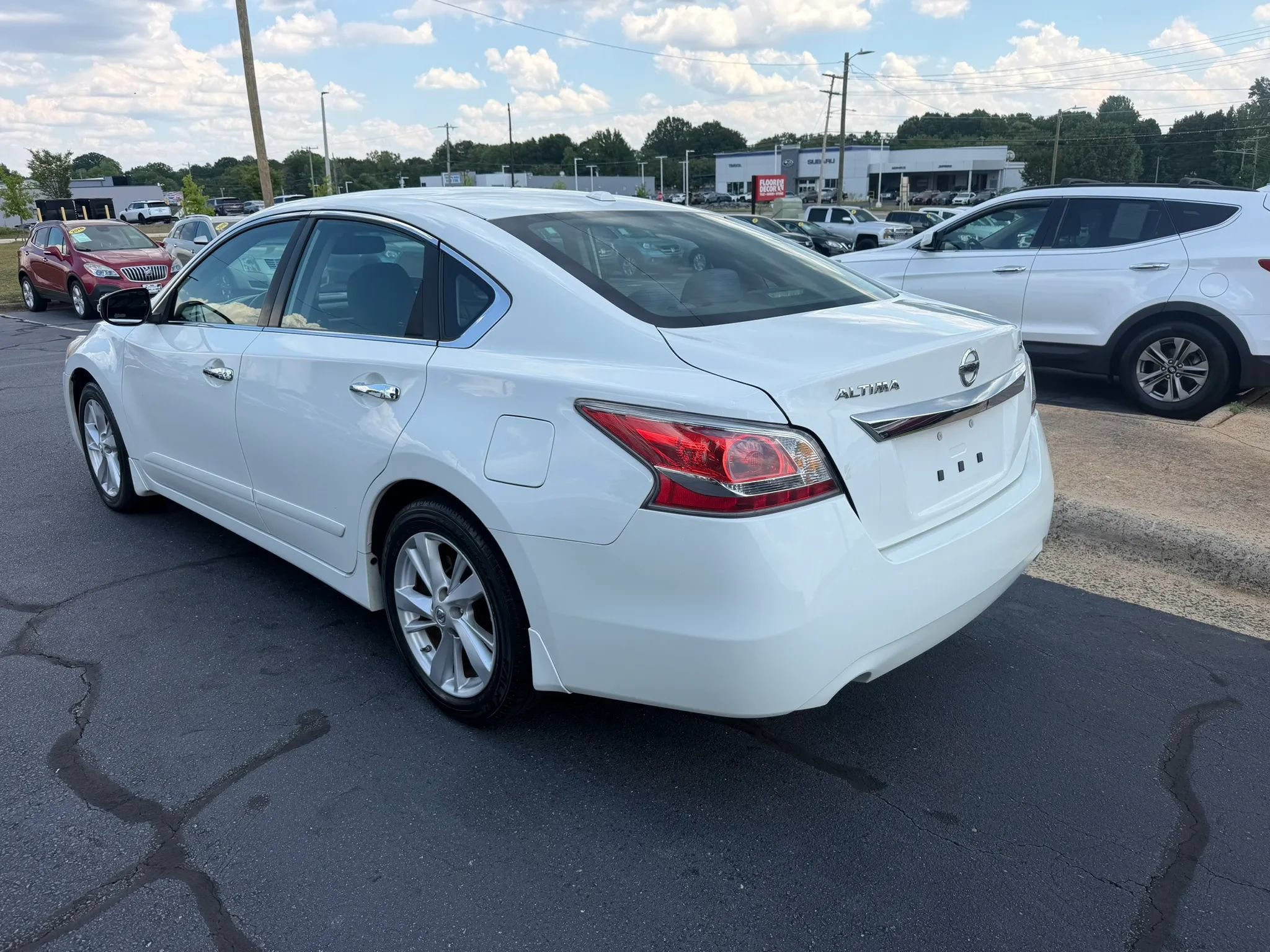 Used 2015 Nissan Altima 2.5 SV w/ Convenience Package FWD image 5