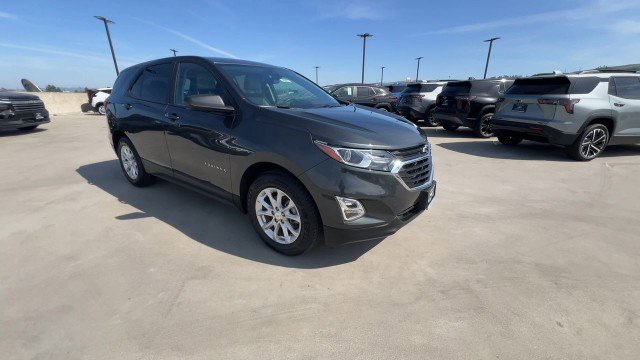 Used 2020 Chevrolet Equinox LS w/ LS Convenience Package image 2