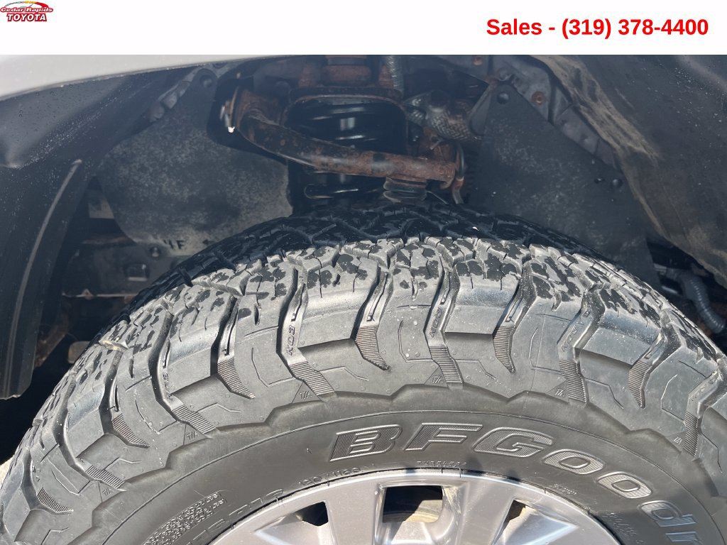 Used 2018 Toyota Tacoma SR5 w/ Four Season Floor Mat Package AWD/4WD image 13