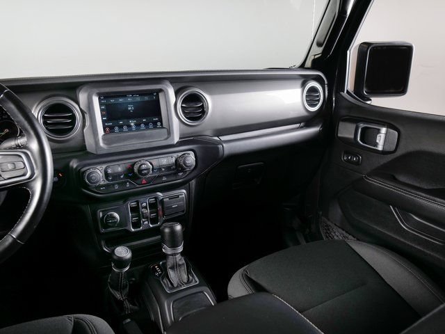 Used 2021 Jeep Gladiator Overland w/ Dual Top Group AWD/4WD image 18